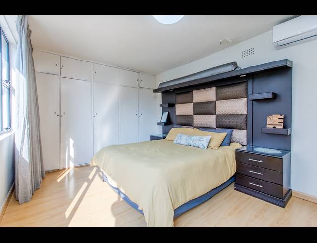 5 BEDROOM HOUSE FOR SALE IN HOUGHTON ESTATE